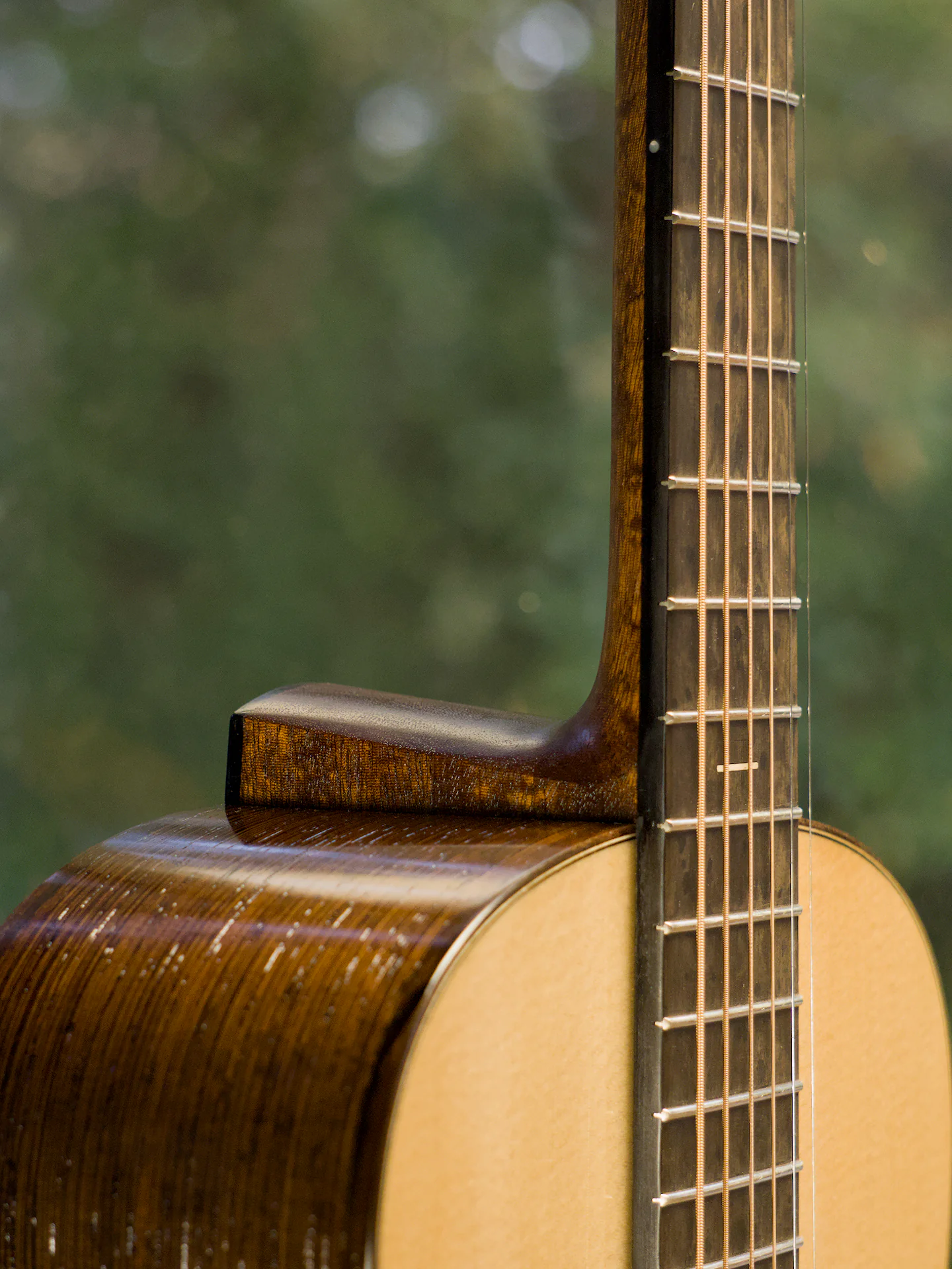Another closeup of the 12th fret inlay and the purfling